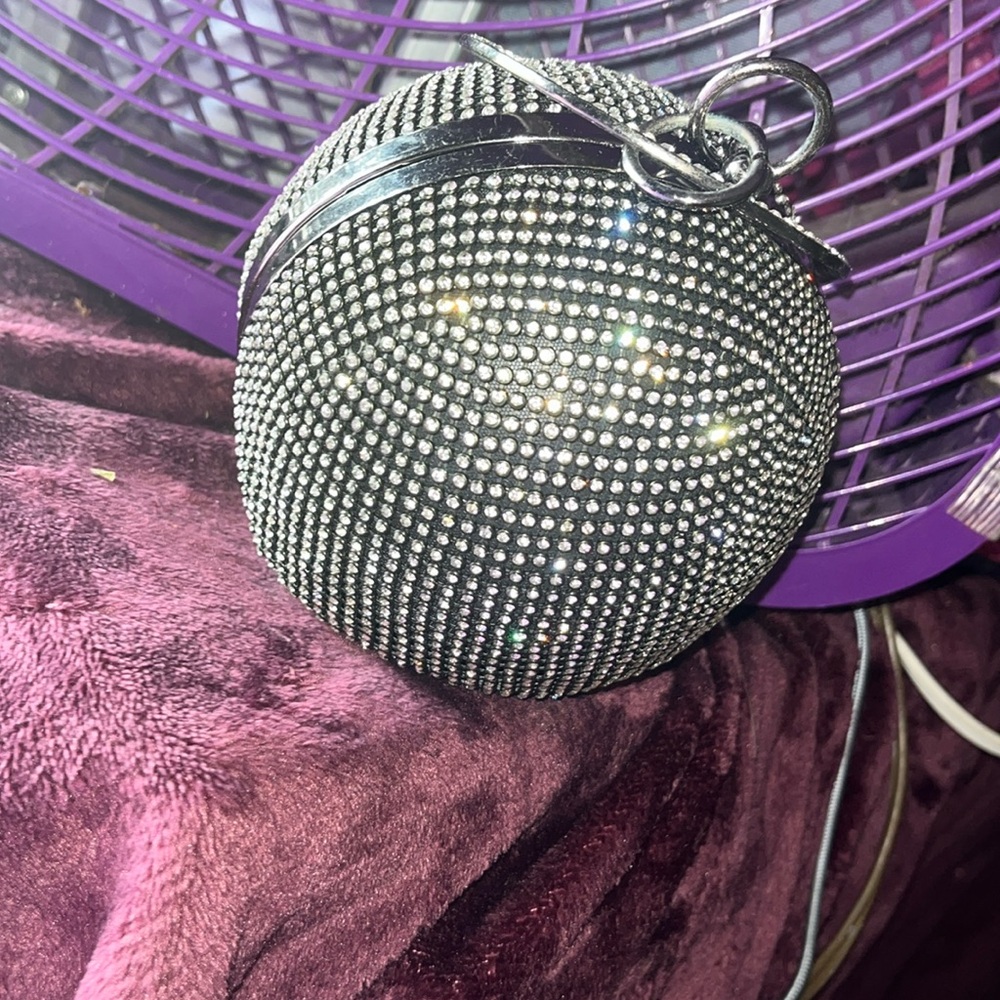 Very shiny discos ball purse